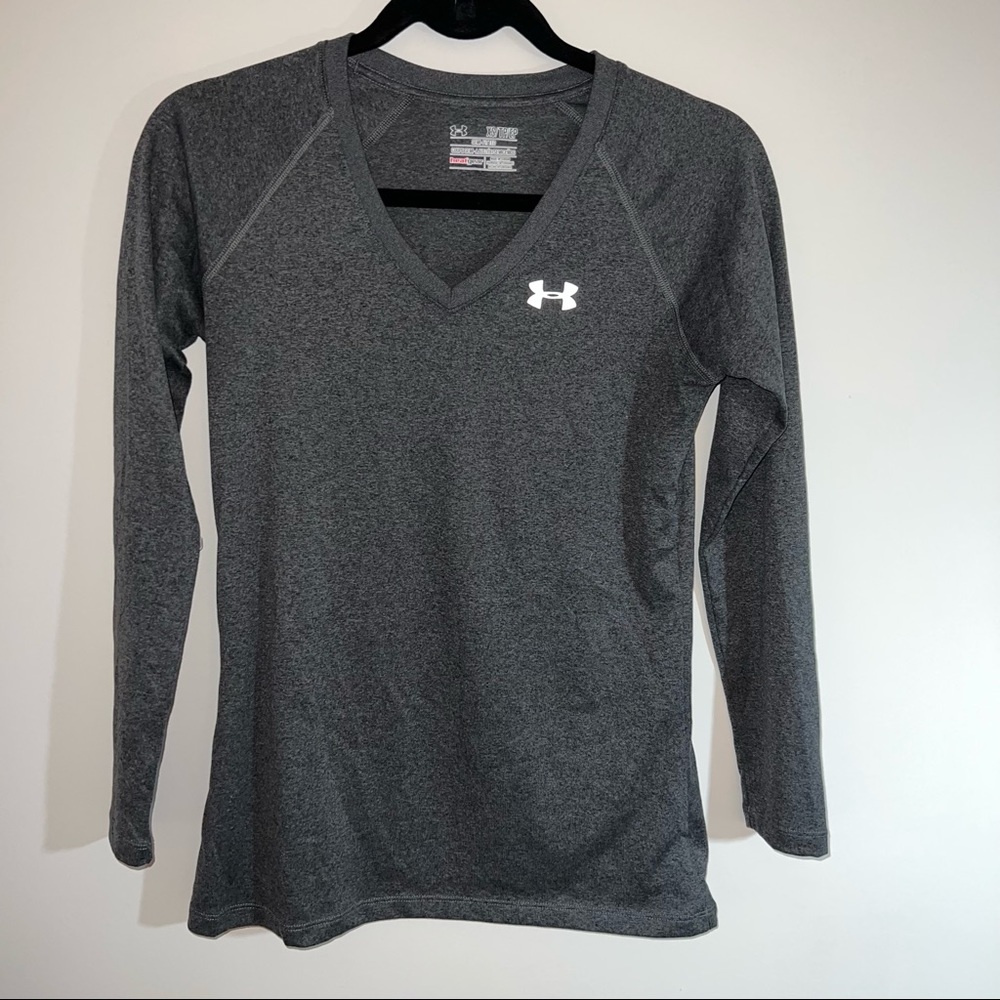 Under Armour womens grey long sleeve t-shirt v-neck semi fitted heat gea…